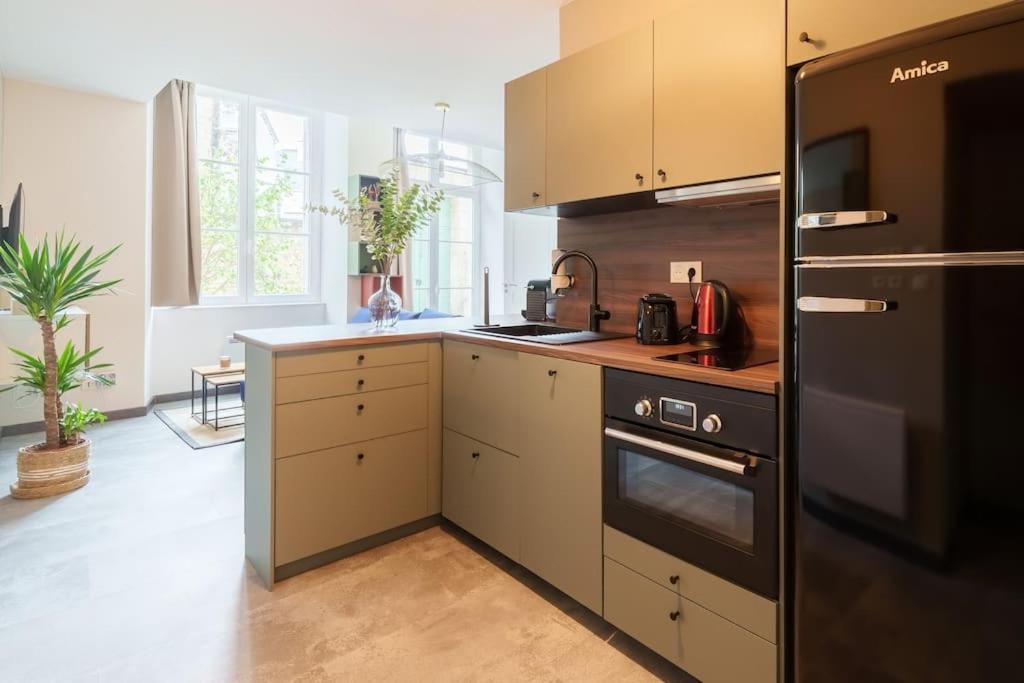 Appartement Lumineux Avec Cour Chaumont  Luaran gambar