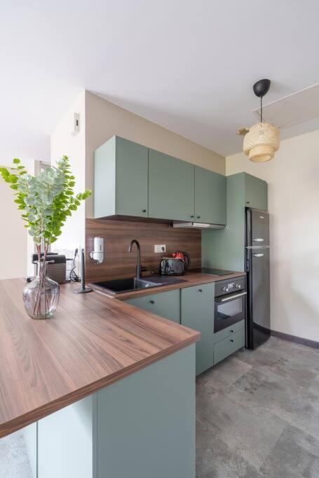 Appartement Lumineux Avec Cour Chaumont  Luaran gambar