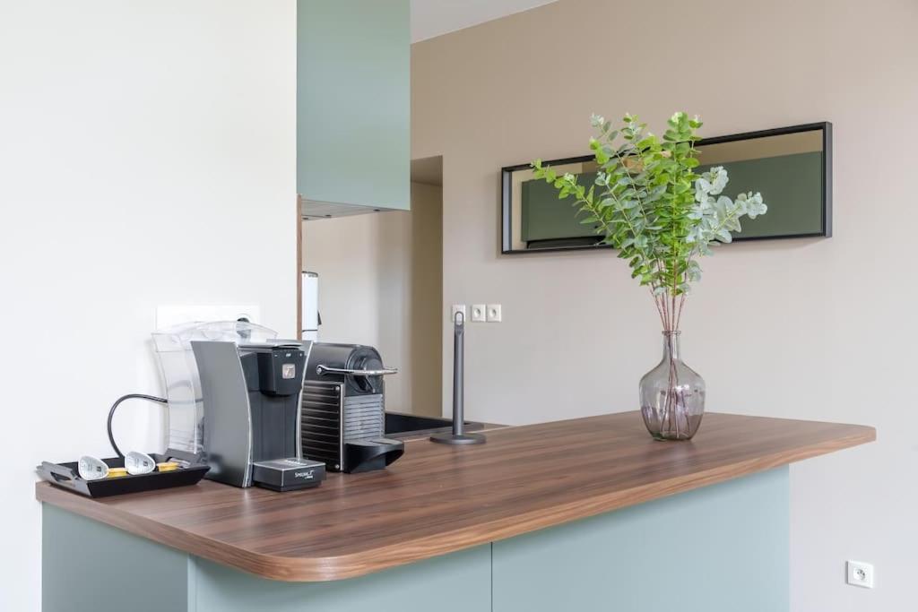 Appartement Lumineux Avec Cour Chaumont  Luaran gambar