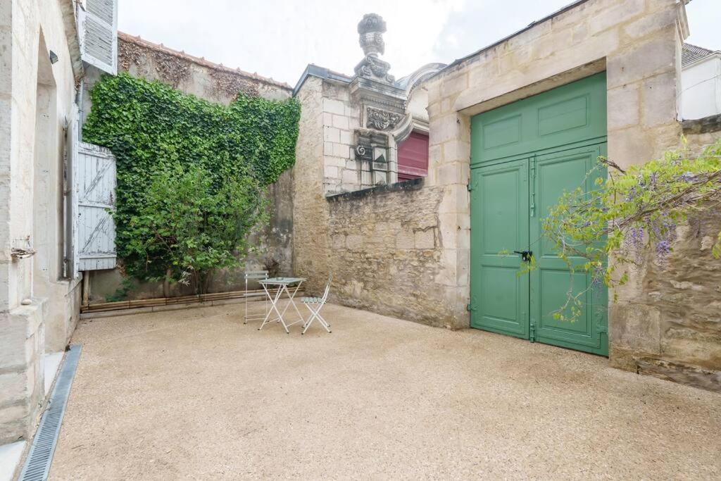 Appartement Lumineux Avec Cour Chaumont  Luaran gambar